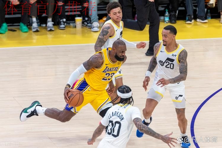 詹姆斯复出两双 湖人轻取爵士 詹姆斯复出两双 湖人轻取爵士