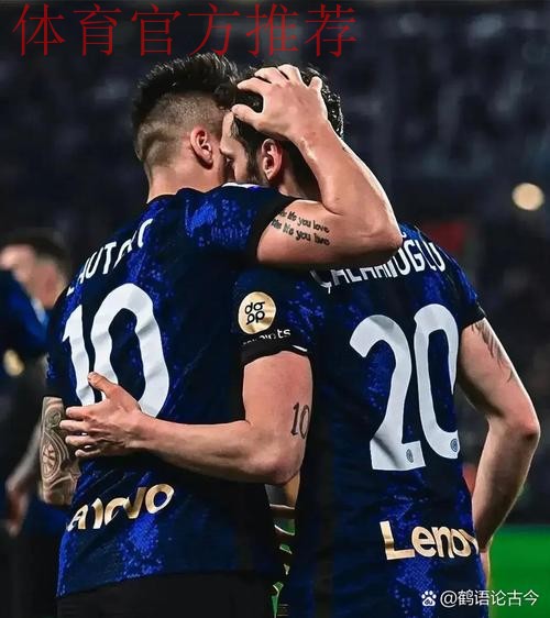 内维尔谈塞梅约进球:卢克-肖直接就被撞开,他应变得更强硬 内维尔谈塞梅约进球:卢克-肖直接就被撞开,他应变得更强硬