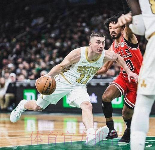 杰伦布朗24中6，普理查德21+6+5西蒙斯替补27分，绿军大胜公牛