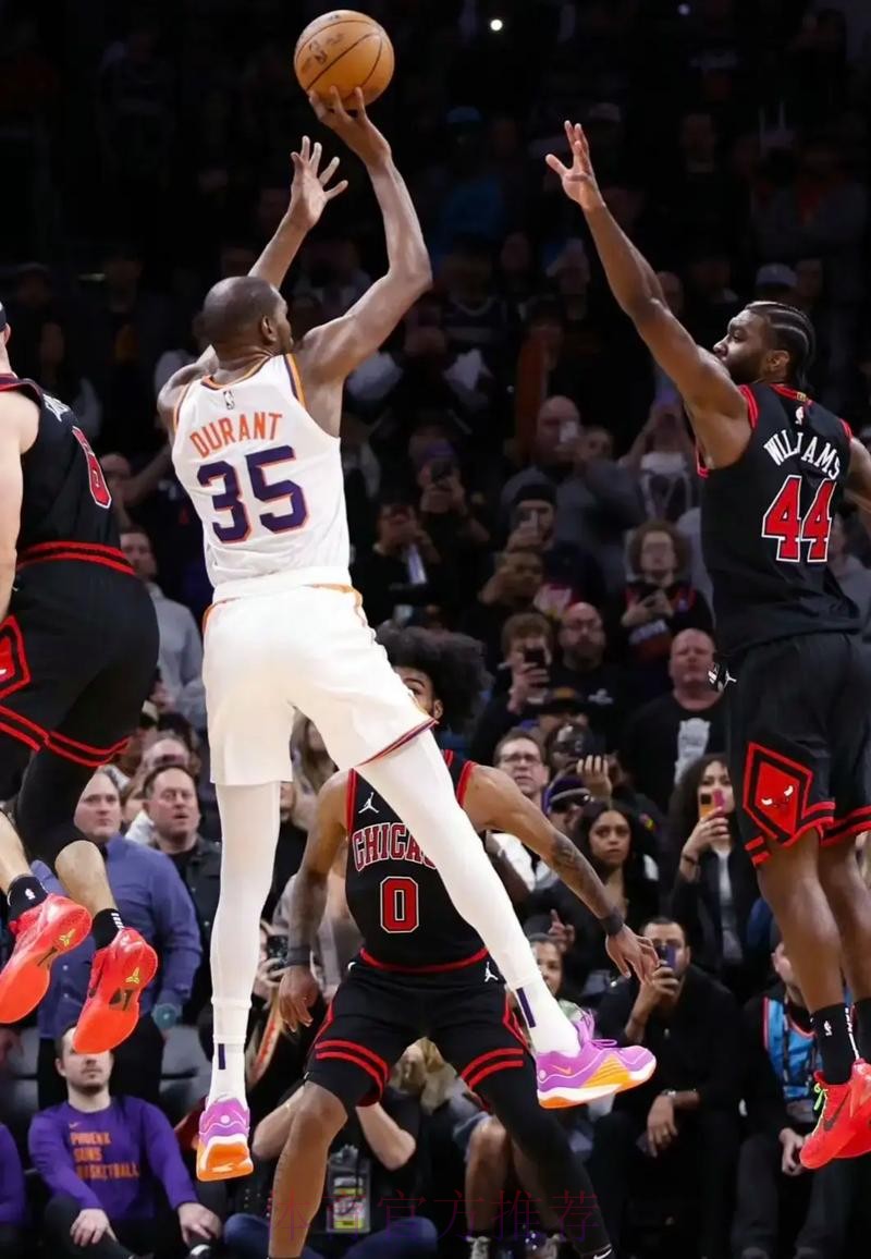 杜兰特长传送助攻 谢泼德飞身双手扣篮 杜兰特长传送助攻 谢泼德飞身双手扣篮